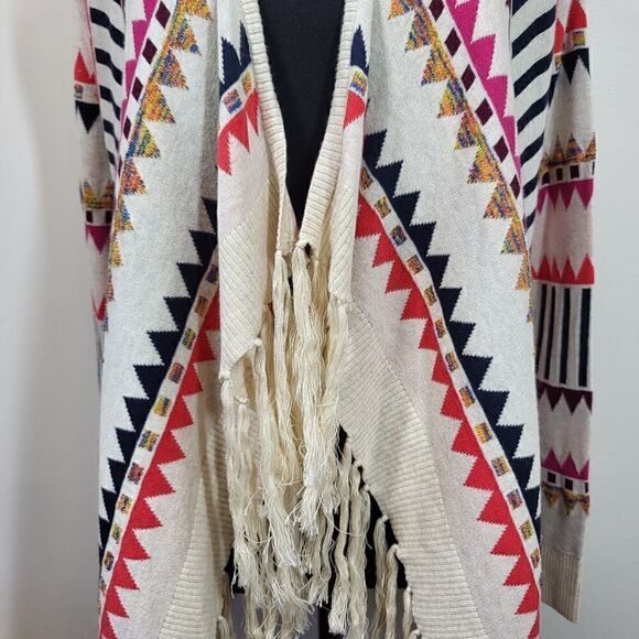 Kensie Sweater / Shawl / Wrap - Picture 8 of 11